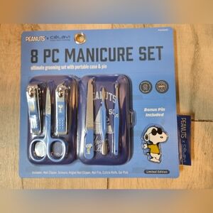 Peanuts x Celavi Snoopy 8 Pc Manicure Grooming Set Limited Edition Travel Kit